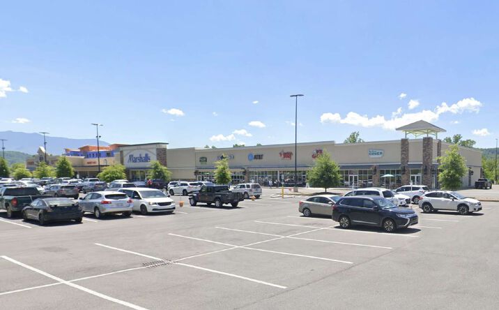 Pictures of Retail property located at 3060 Teaster Lane, Pigeon Forge, TN 37863 for lease - image #1