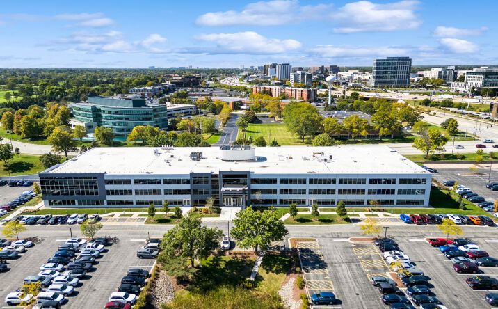 Pictures of Office property located at 711 Jorie Blvd, Oak Brook, IL 60523 for lease - image #1