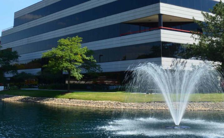 Pictures of Office property located at 550-650 Warrenville, Lisle, IL 60532 for lease - image #1