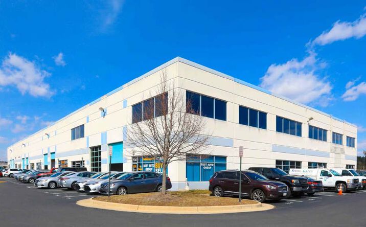 Pictures of Industrial property located at 25284 Pleasant Valley Rd, Chantilly, VA 20152 for lease - image #1