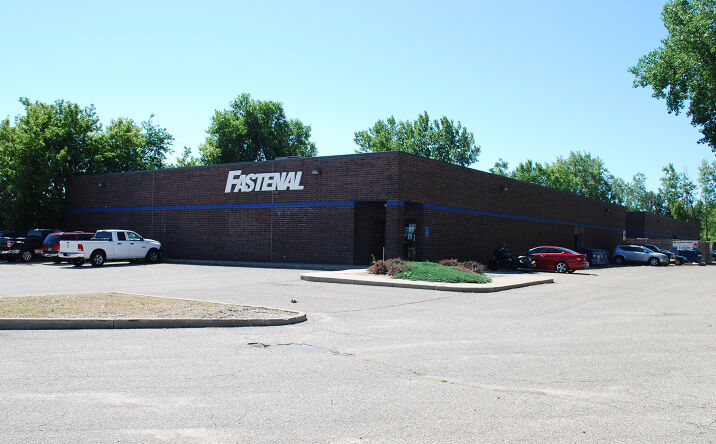 Pictures of Retail, Industrial property located at 6268 County Rd 101, Shakopee, MN 55379 for lease - image #1
