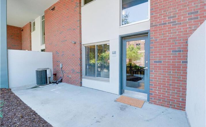Pictures of Office property located at 620 NE Glen Iris Drive NE Unit 102, Atlanta, GA 30308 for lease - image #1