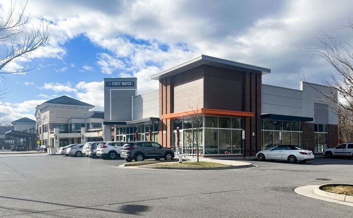 Pictures of Retail property located at 2243 Franklin Rd Suite A, Roanoke, VA 24014 for lease - image #1