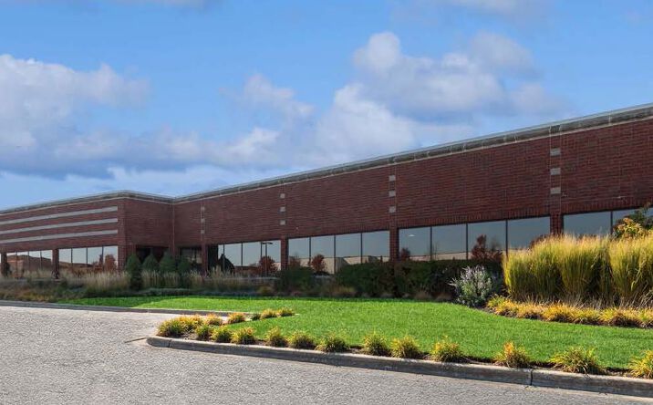 Pictures of Industrial property located at 1580-1590 Lakeside Dr, Waukegan, IL 60085 for lease - image #1