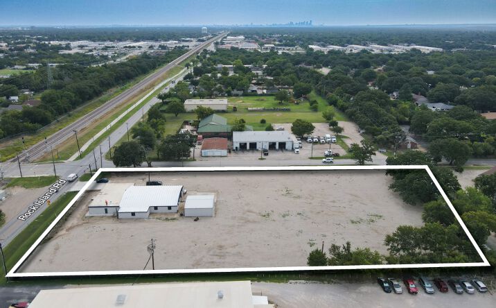 Pictures of Industrial property located at 100 W. Rock Island Rd., Grand Prairie, TX 75050 for lease - image #1
