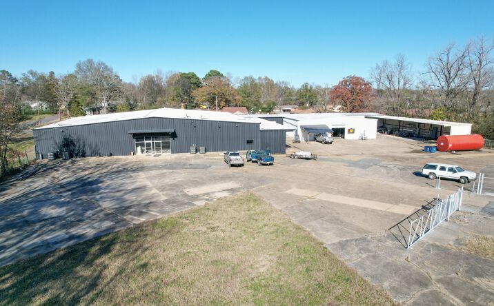 Pictures of Industrial property located at 8100 Colonel Glenn Rd, Little Rock, AR 72204 for lease - image #1