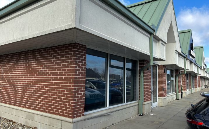 Pictures of Industrial, Retail, Office property located at 3252 Ginger Creek Drive, Springfield, IL 62711 for lease - image #1