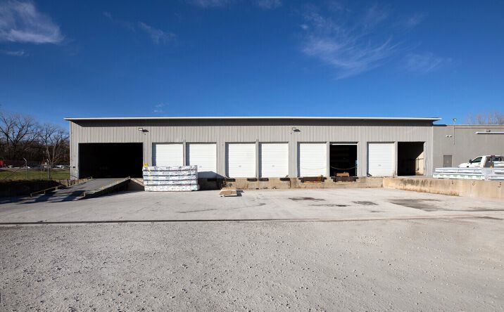 Pictures of Industrial property located at 2727 Roe Ln, Kansas City, KS 66103 for lease - image #1