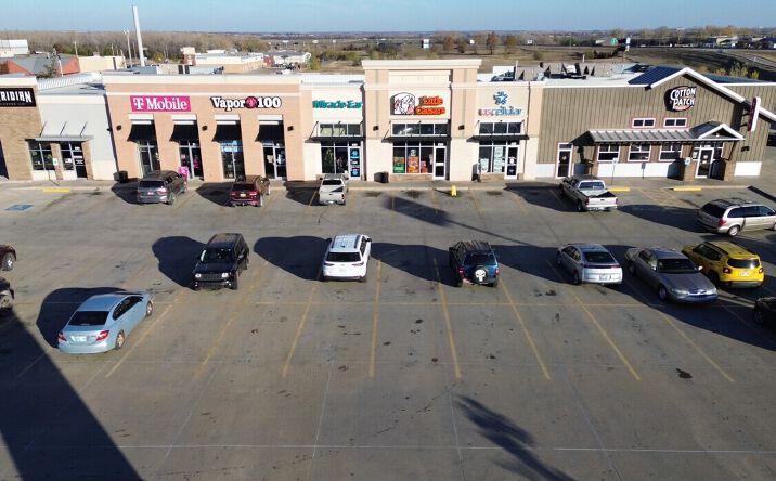 Pictures of Restaurant, Retail property located at 2125 S 4th St, Chickasha, OK 73018 for lease - image #1