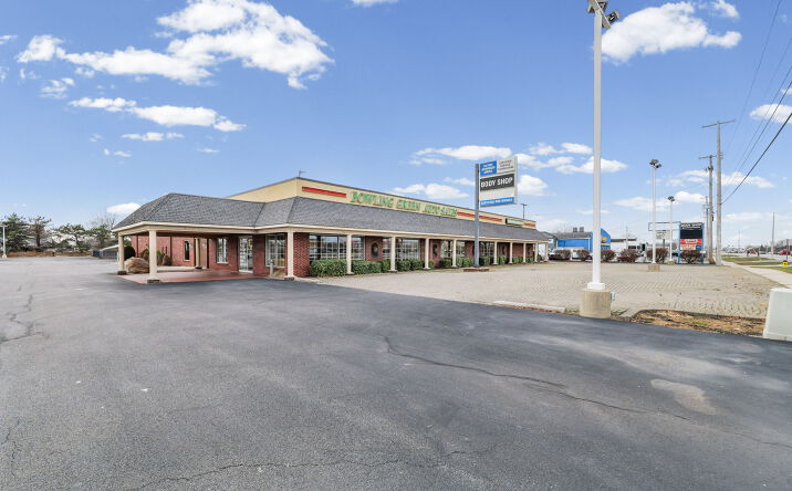 Pictures of Retail property located at 1079 N Main St, Bowling Green, OH 43402 for lease - image #1