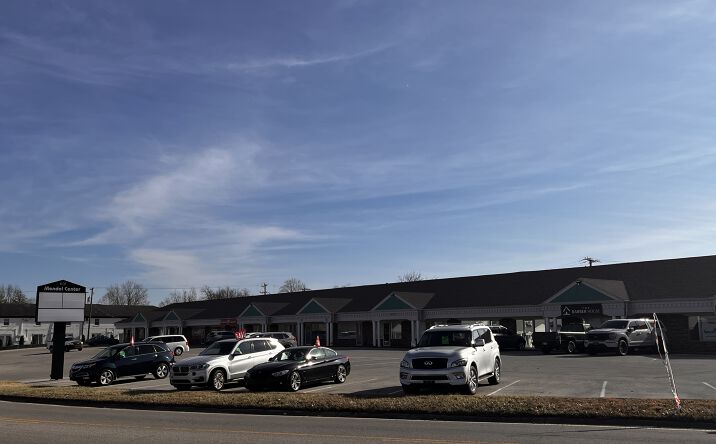 Pictures of Retail, Office property located at 824 University Woods Dr, New Albany, IN 47150 for lease - image #1