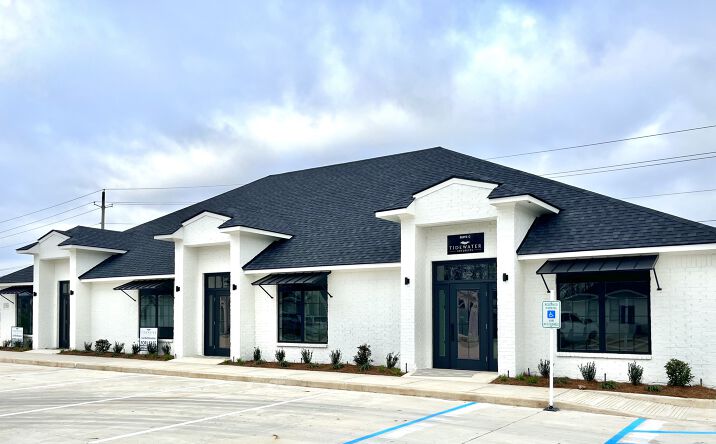 Pictures of Office, Retail property located at 215 Fairburn Ave, Benton, LA 71006 for lease - image #1