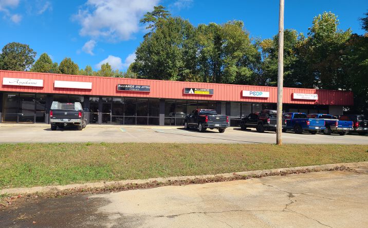 Pictures of Office, Retail property located at 5190 Calhoun Memorial Hwy, Easley, SC 29640 for lease - image #1