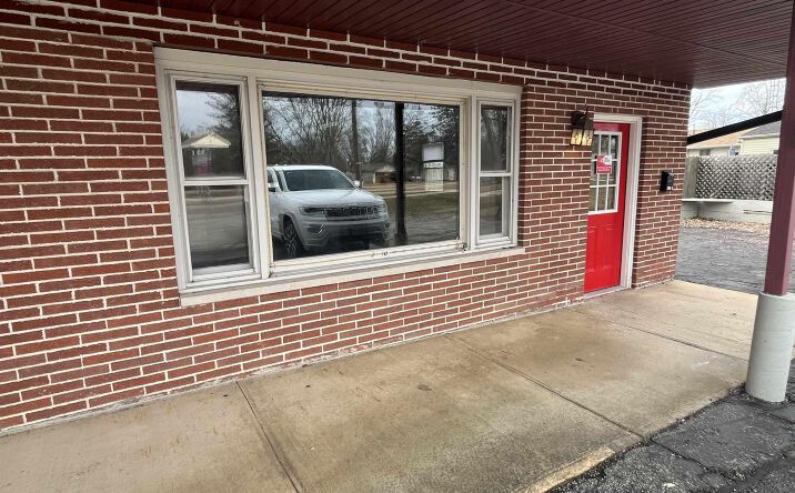 Pictures of Office property located at 602 E WALNUT Street #A, Chatham, IL 62629 for lease - image #1