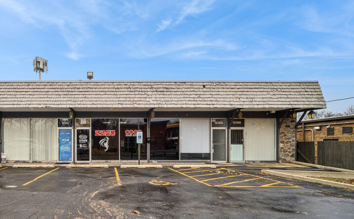 Pictures of Retail, Office property located at 1234 N River Road, Mount Prospect, IL 60056 for lease - image #1
