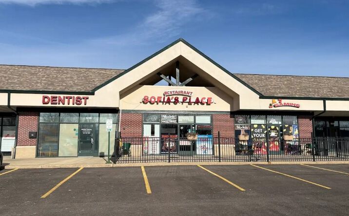 Pictures of Restaurant, Retail property located at 640 E State Road 640-642, Island Lake, IL 60042 for lease - image #1