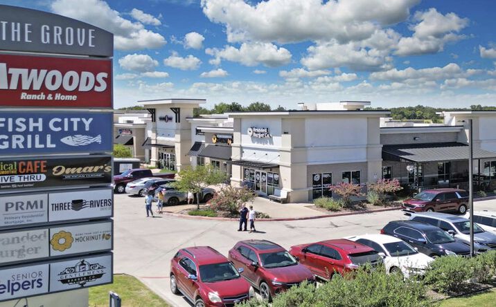 Pictures of Retail, Office property located at 2801 N Hwy 77, Waxahachie, TX 75165 for lease - image #1