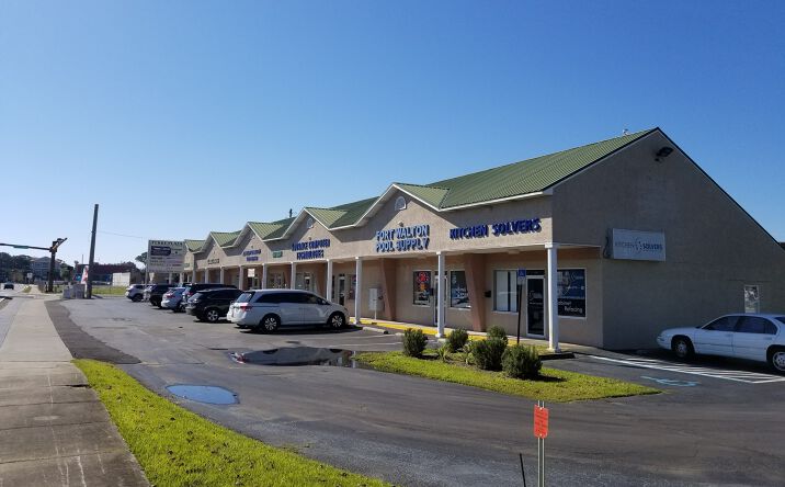 Pictures of Retail property located at 130 Perry Ave SE, Fort Walton Beach, FL 32548 for lease - image #1