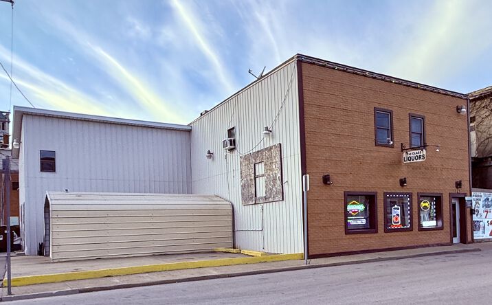 Pictures of Industrial, Retail property located at 101 S WALNUT Street, Taylorville, IL 62568 for lease - image #1