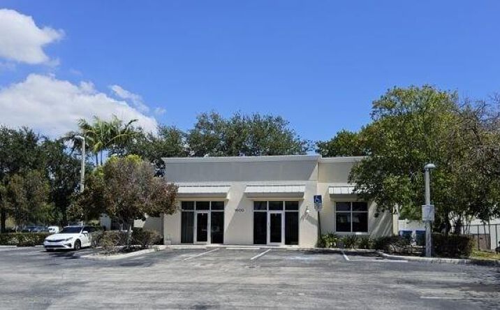 Pictures of Retail property located at 1600 N Federal Highway # B, Pompano Beach, FL 33062 for lease - image #1