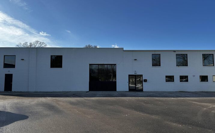 Pictures of Industrial, Retail property located at 3155 Bermuda St, Ferndale, MI 48220 for lease - image #1