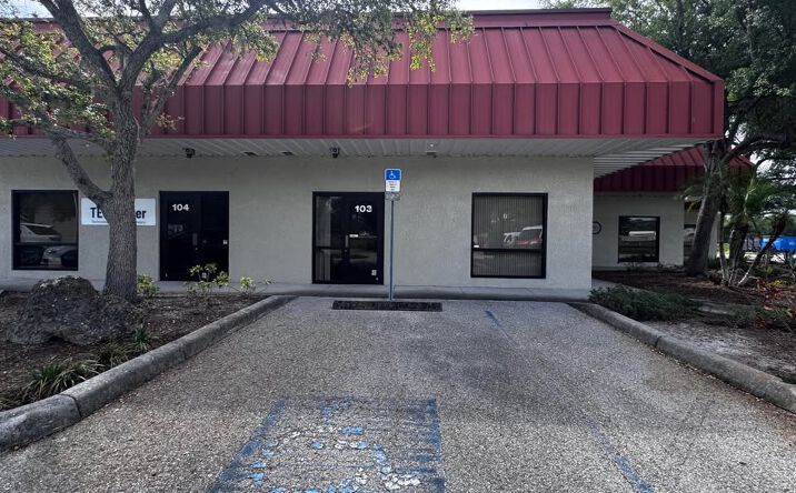 Pictures of Industrial property located at 2555 Porter Lake Dr, Sarasota, FL 34240 for lease - image #1