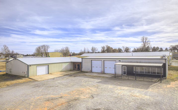 Pictures of Retail, Industrial, Special Purpose property located at 2900 E Waterloo Rd, Edmond, OK 73034 for lease - image #1