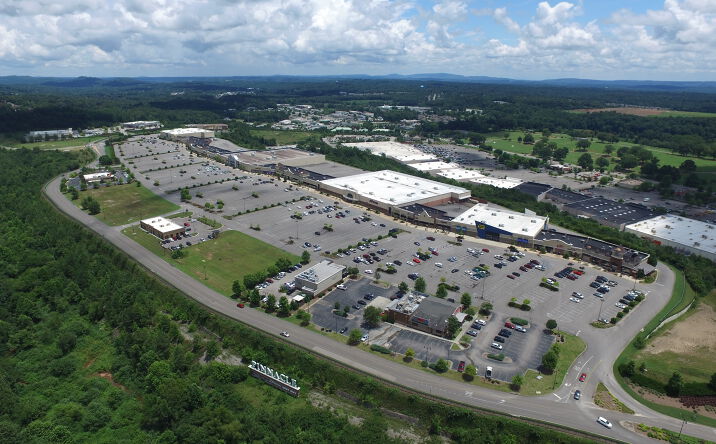 Pictures of Retail property located at 5000-5084 Pinnacle Sq, Birmingham, AL 35235 for lease - image #1