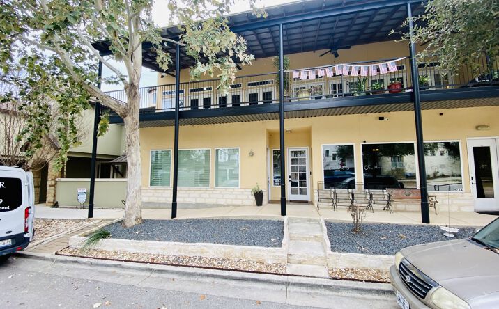 Pictures of Office property located at 967 N Academy Ave, New Braunfels, TX 78130 for lease - image #1