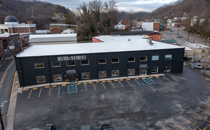 Pictures of Office, Retail, Restaurant property located at 439 High St, Hazard, KY 41701 for lease - image #1
