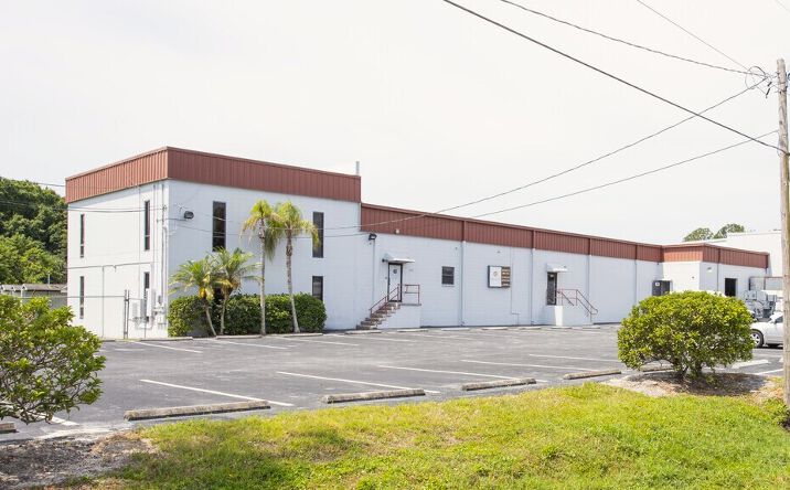 Pictures of Industrial property located at 4410 W Crest Ave, Tampa, FL 33614 for lease - image #1