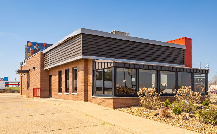 Pictures of Retail, Restaurant property located at 7899 IN-66, Newburgh, IN 47630 for lease - image #1