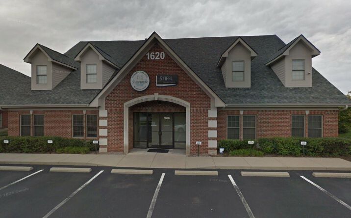 Pictures of Retail, Office property located at 1620 W Oak St, Zionsville, IN 46077 for lease - image #1