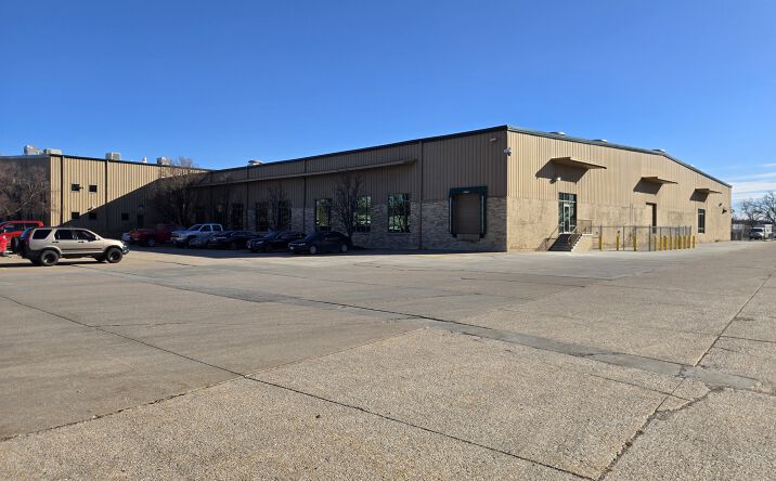 Pictures of Industrial property located at 14242 C Cir, Omaha, NE 68144 for lease - image #1