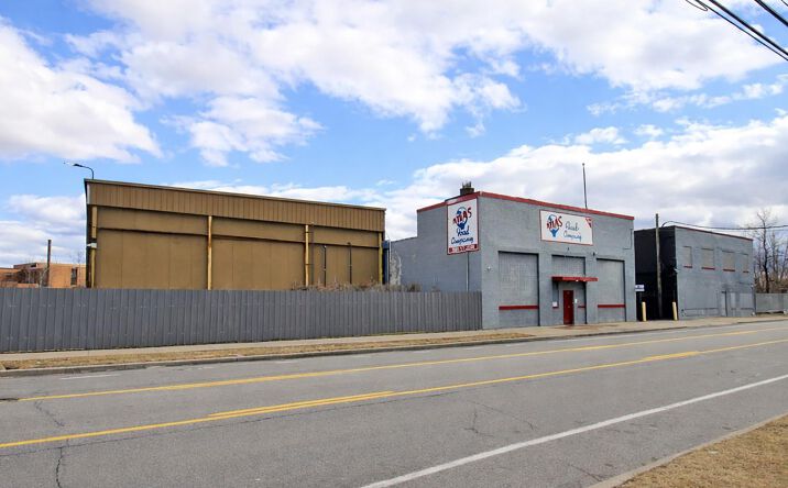 Pictures of Industrial property located at 5100 St. Jean Street, Detroit, MI 48213-3413 for lease - image #1