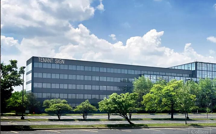 Pictures of Office property located at 263 Shuman Blvd, Naperville, IL 60563 for lease - image #1