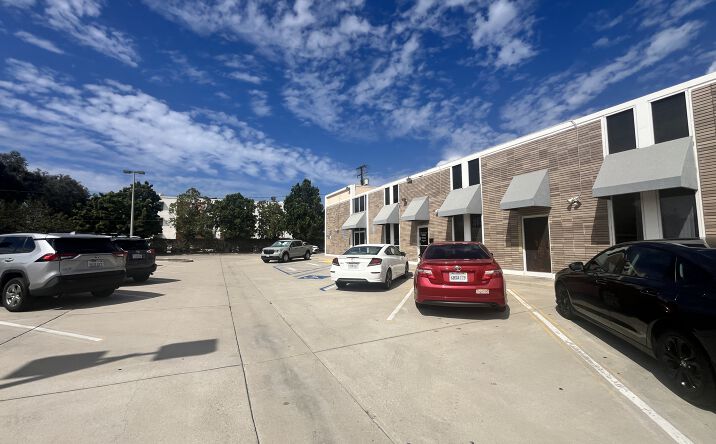 Pictures of Office property located at 905 S A St, Oxnard, CA 93030 for lease - image #1