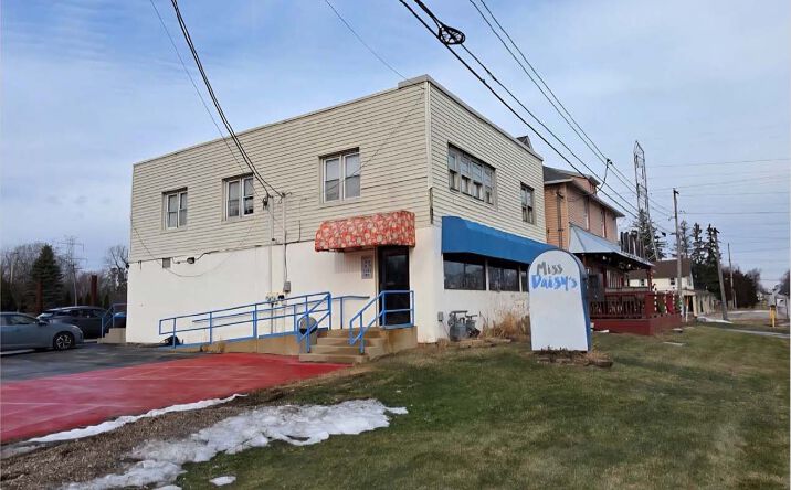 Pictures of Retail, Restaurant property located at 1907 S Calhoun Rd, New Berlin, WI 53151 for lease - image #1