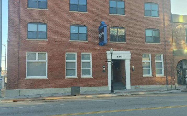 Pictures of Office, Retail property located at 225 E 2ND Street 103, Davenport, IA 52801 for lease - image #1