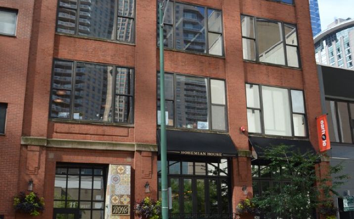 Pictures of Office property located at 11 W Illinois St, Chicago, IL 60654 for lease - image #1