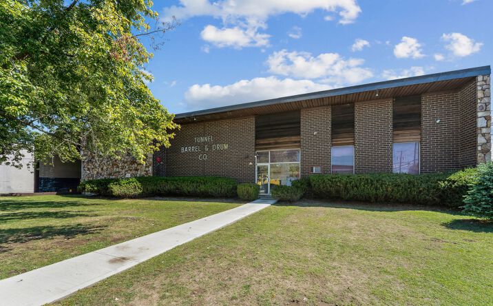 Pictures of Industrial property located at 85 Triangle Blvd, Carlstadt, NJ 07072 for lease - image #1