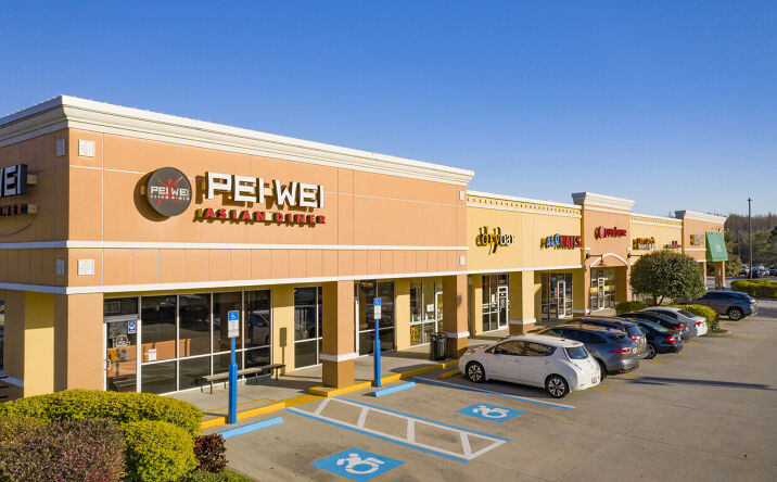 Pictures of Retail property located at 12813 N Dale Mabry Hwy, Tampa, FL 33618 for lease - image #1