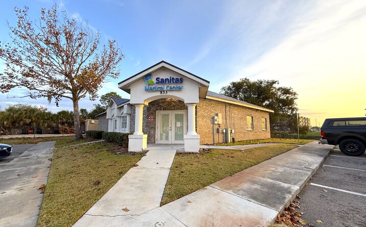 Pictures of Office property located at 833 E Oak St, Kissimmee, FL 34744 for lease - image #1