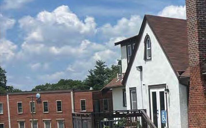 Pictures of Restaurant property located at 5902 Blue Ridge Blvd, Raytown, MO 64133 for lease - image #1