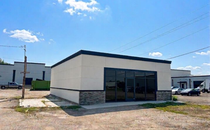 Pictures of Retail property located at 11618 Harry Hines Blvd, Dallas, TX 75229 for lease - image #1