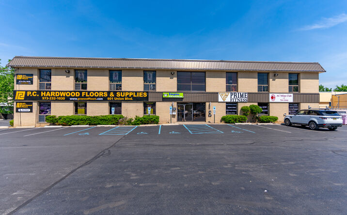 Pictures of Retail, Office property located at 601 Union Blvd, Totowa, NJ 07512 for lease - image #1