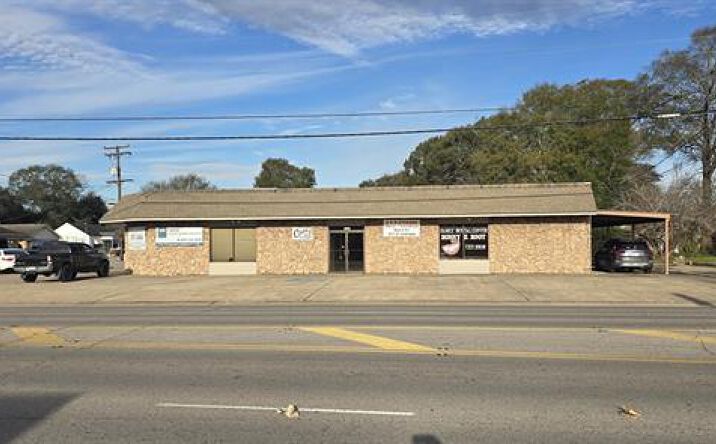 Pictures of Office property located at 2118 Nederland Ave, Port Neches, TX 77651 for lease - image #1