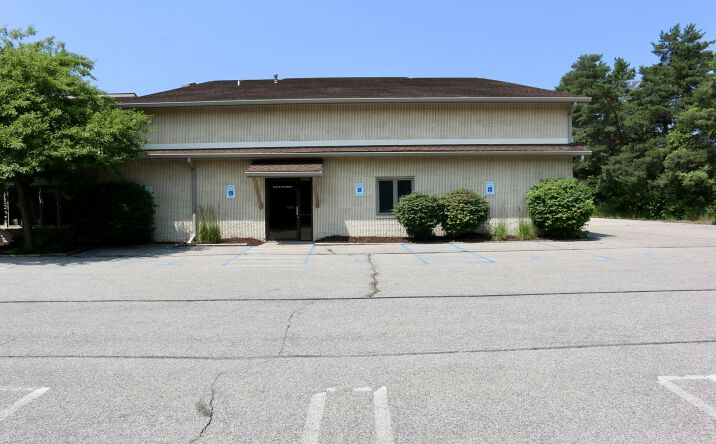 Pictures of Office property located at 2528 W Wackerly St, Midland, MI 48640 for lease - image #1