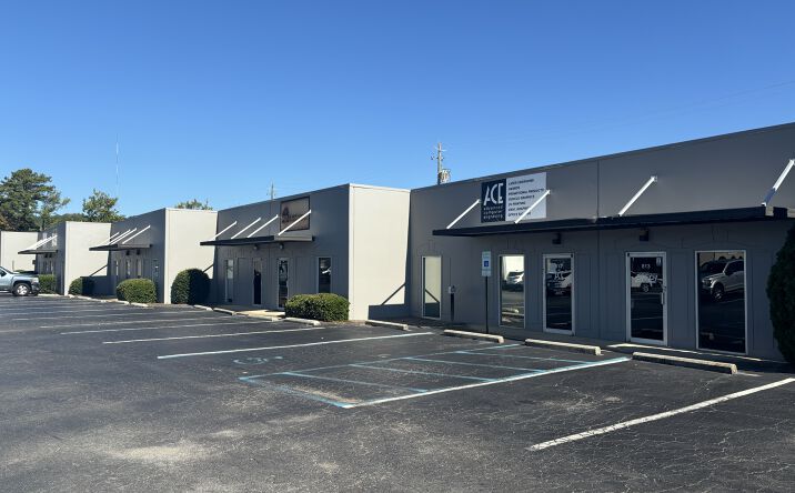 Pictures of Industrial property located at 209 Oxmoor Cir, Birmingham, AL 35209 for lease - image #1