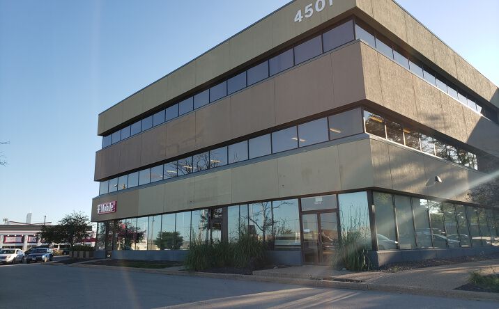 Pictures of Office property located at 4501 N Sterling Ave, Peoria, IL 61615 for lease - image #1